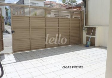 casa-sobrado-a-venda-com-5-quartos-com-300m (1)